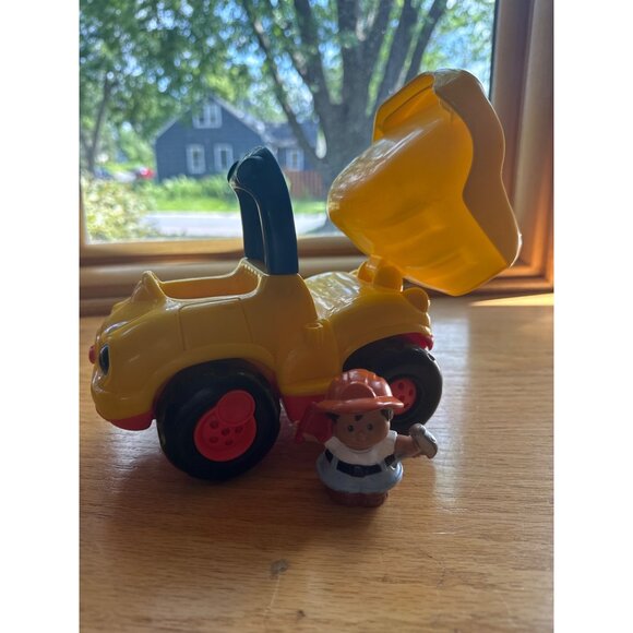 Fisher-Price Little People Construction Worker Dump Truck 2005 Yellow Red - Picture 6 of 7